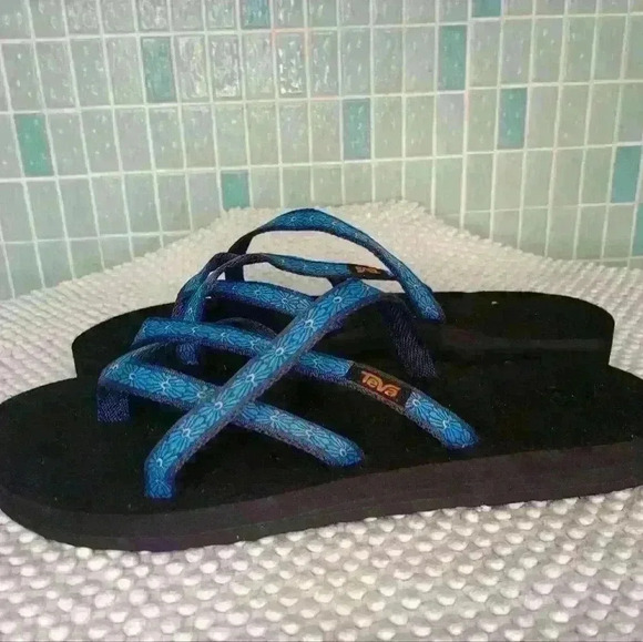 Teva Multi Strap Padded Sole Slip on Sandals Black and Blue. Size 10. Previously - Picture 4 of 11